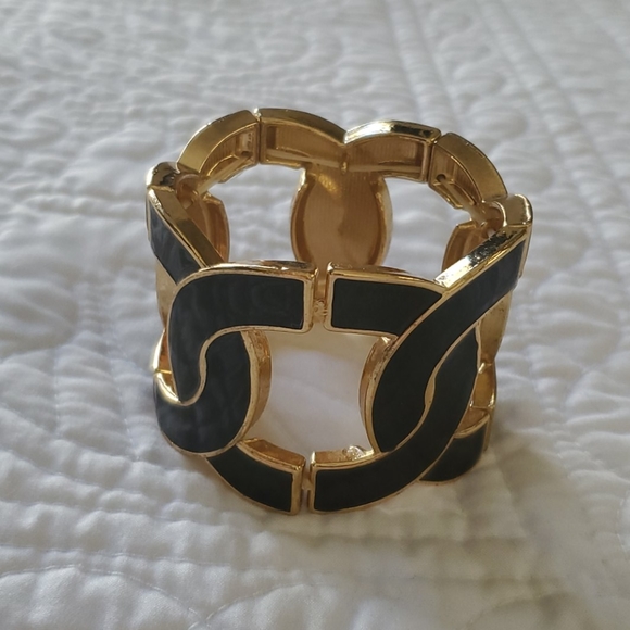 Black and gold elasticized bracelet - Picture 3 of 3